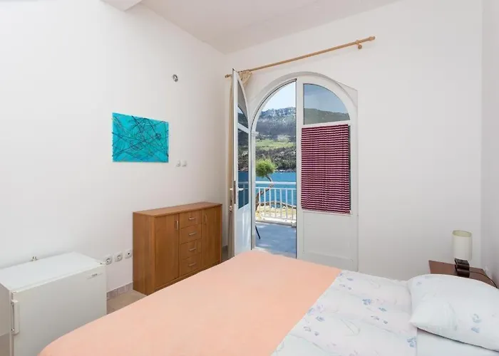 شقة Bezek ترستينيك