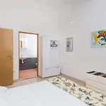 شقة Bezek