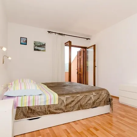 Bezek Trstenik (Dubrovnik-Neretva)