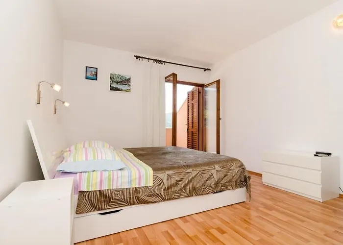 Bezek Trstenik (Dubrovnik-Neretva)